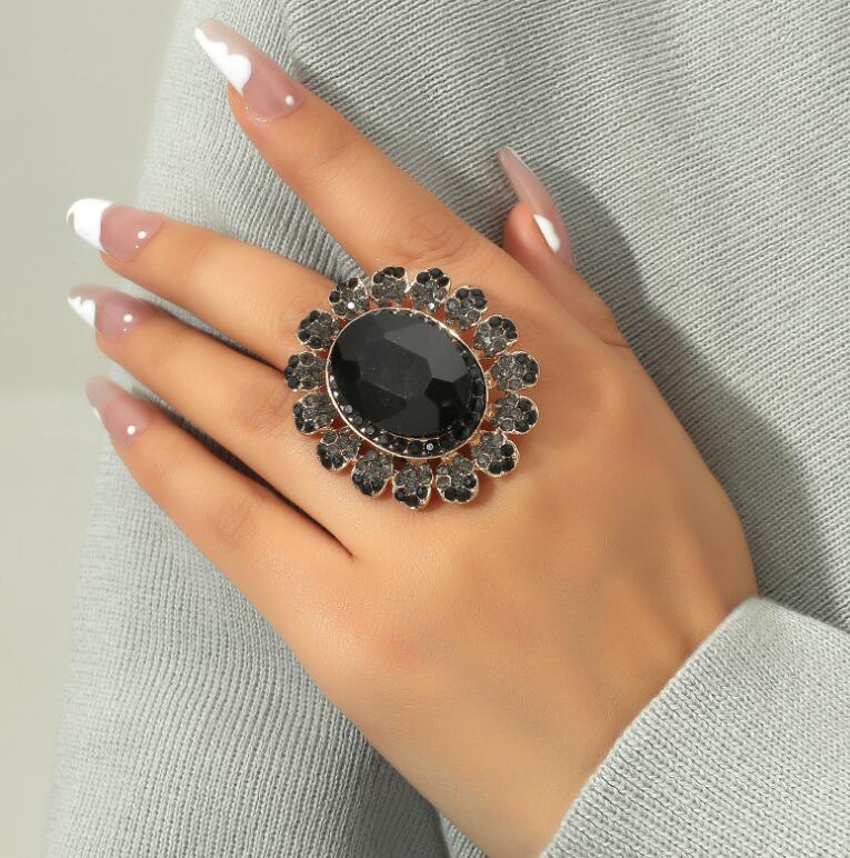 Retro Oversized Luxury Crystal Glass Opening Adjustable Ring Fashion Exaggerated Gemstone Couple Ring